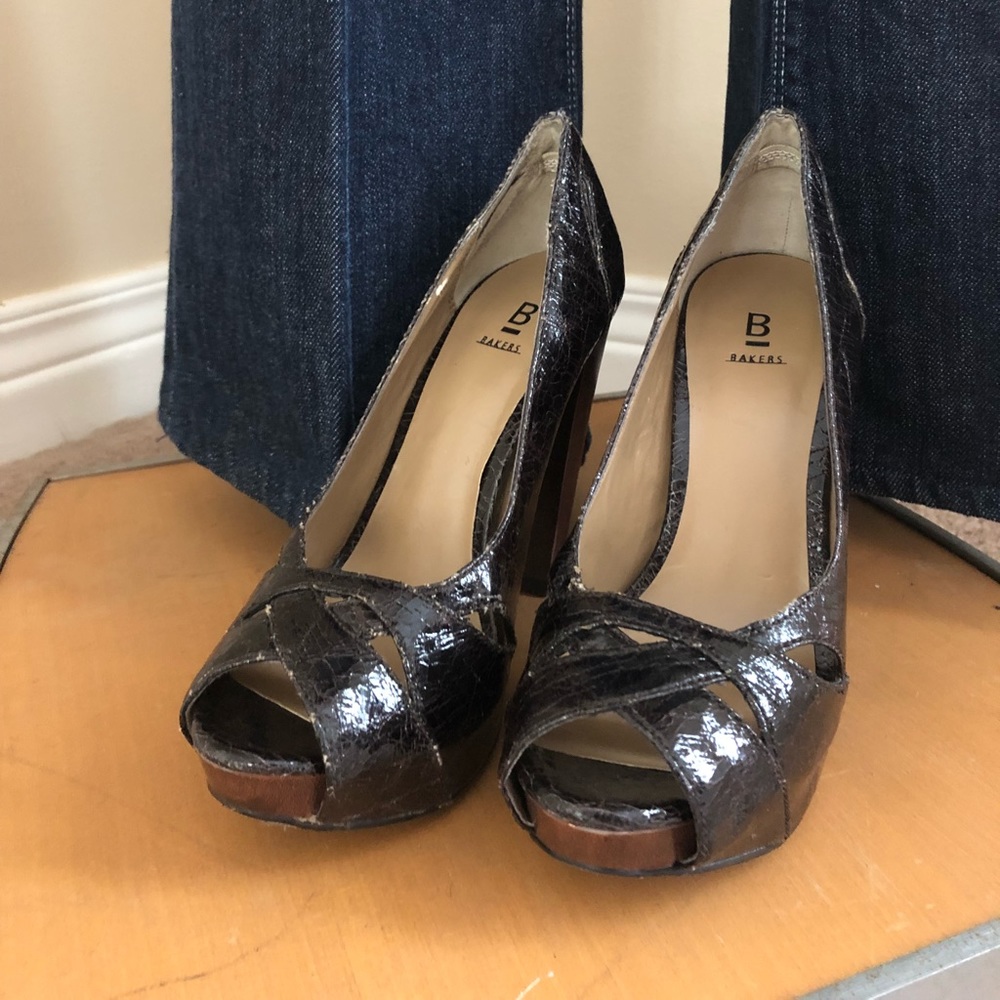 Brown high heels size 5
